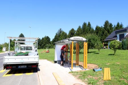 NOVO AVTOBUSNO POSTAJALIŠČE PODSKRAJNIK 04 FOTO LJUBO VUKELIČ